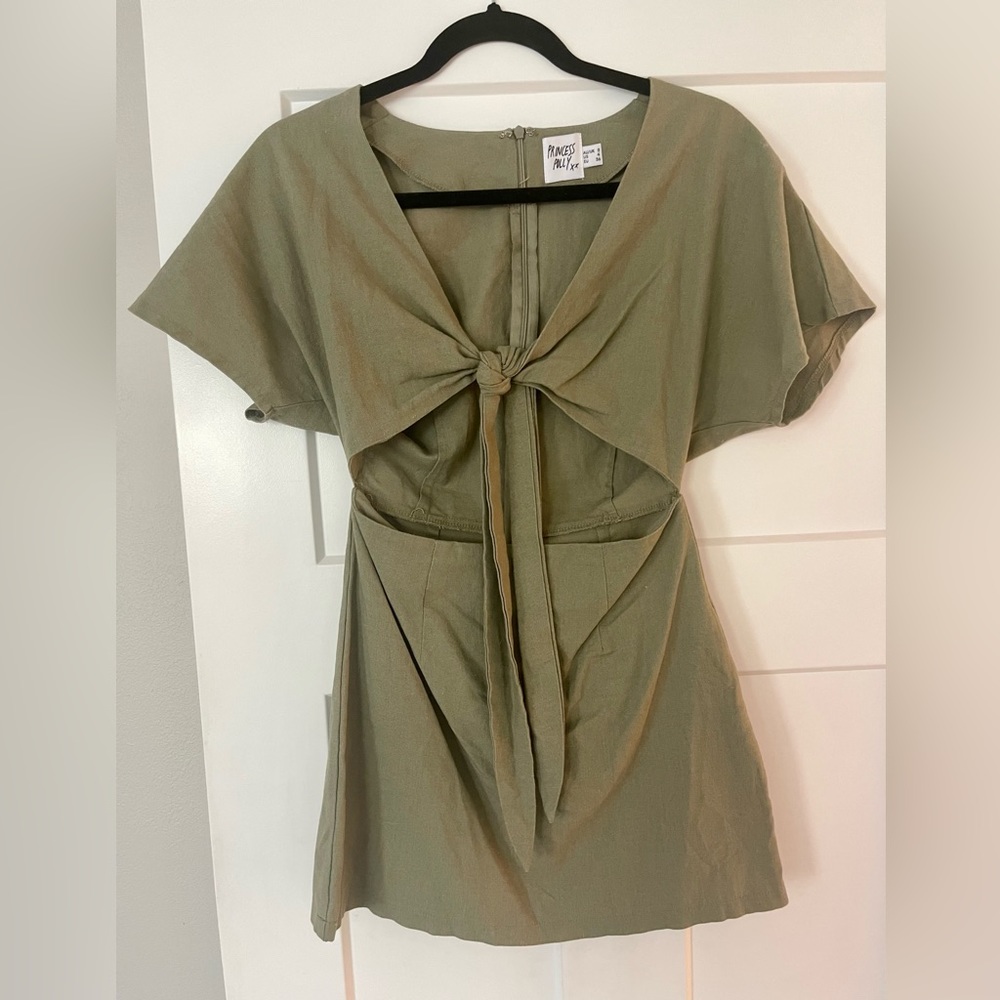 Princess Polly green tie front dress Size 4